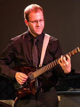 Alex Ispa-Cowan playing his Canton Custom Instrument
